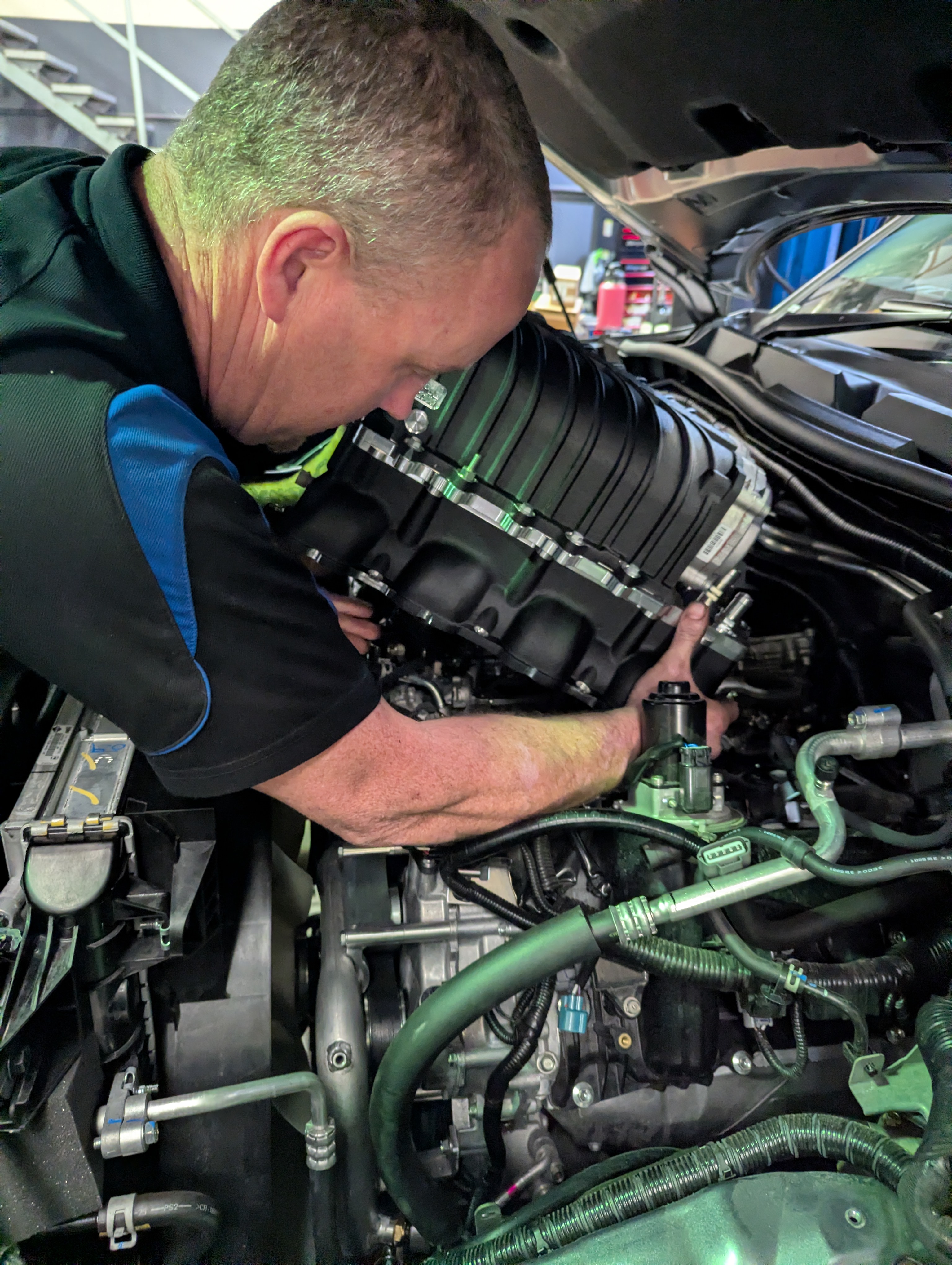 Harrop supercharger being fitted to Y62 Patrol